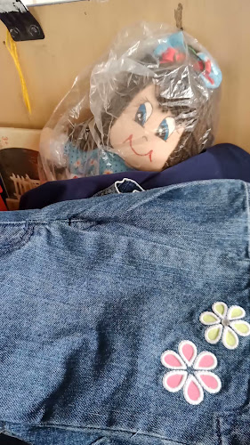 Calle, Río Cayambe S/N, Quito 170204