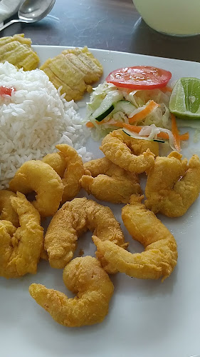 Opinii despre Restaurate TIERRA DE DELFINES 100%MANABA în Atacames - Gastronomía y hostelería