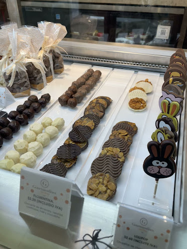 Centro Comercial Alhambra Shopping, Av. Samborondón 5, Samborondón 092301