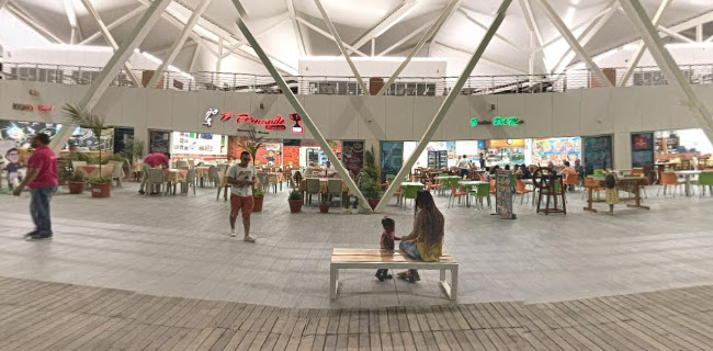 Malecón de Las Palmas - Patio de Comidas