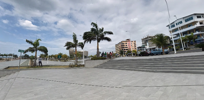 Opinii despre Malecón de Las Palmas - Patio de Comidas în Esmeraldas - Gastronomía y hostelería