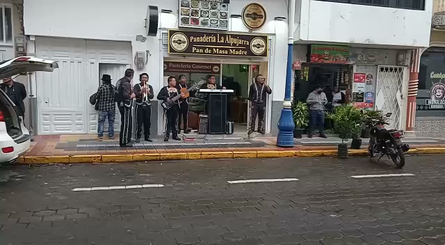 Pizzería Restaurante La Alpujarra - Otavalo