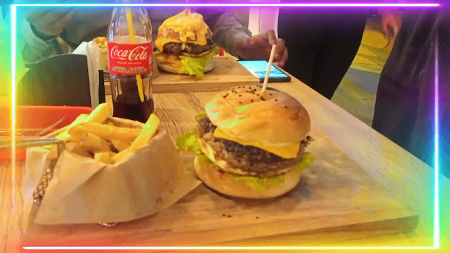Opinii despre Yuyo Brutal Burgers în Macas - Gastronomía y hostelería