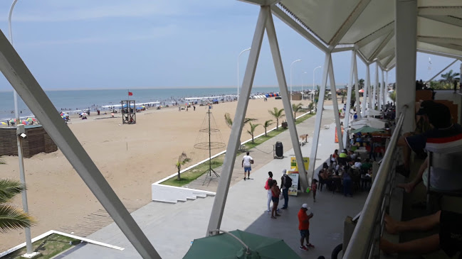 Malecón de Las Palmas - Patio de Comidas - Esmeraldas