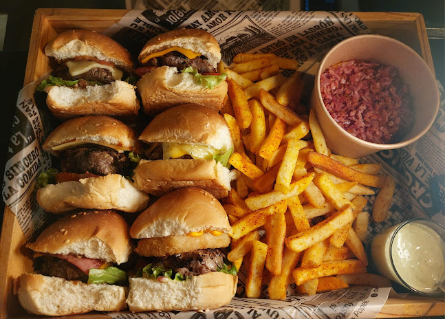 Calle Universidad 12, Manta