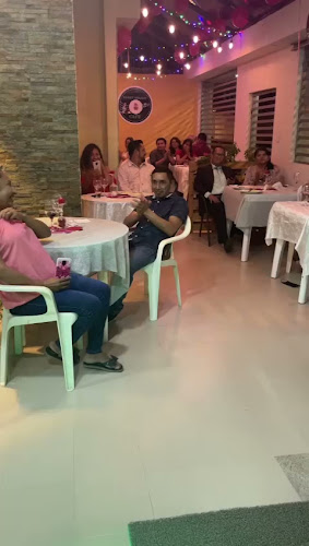 Opinii despre Coffee Music în El Guabo - Gastronomía y hostelería