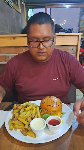 Opinii despre LA PAKA RESTAURANTE SOLANDA în Quito - Gastronomía y hostelería