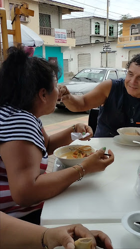 Patio de Comidas Abdón Calderón - Gastronomía y hostelería