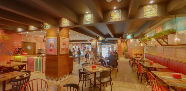 Bombons Coffee Shop - Urdesa