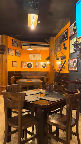 Parrillada Entre Fuegos - Gastronomía y hostelería