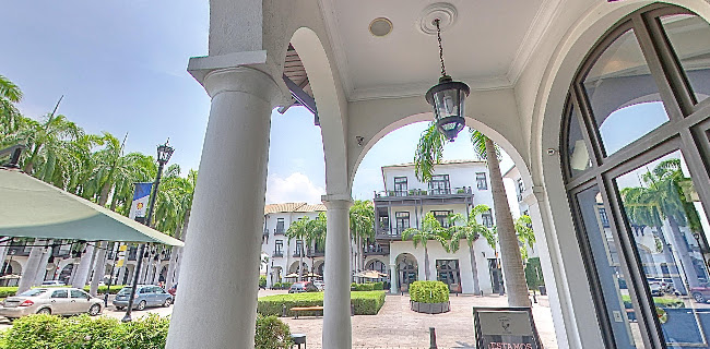 W42G+93W, Plaza Lagos Town Center, Planta Baja, Av. Samborondón, Guayaquil 092302