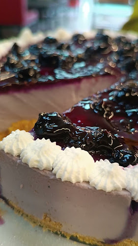 Opinii despre SUIZA Panadería & Pastelería în Ambato - Gastronomía y hostelería