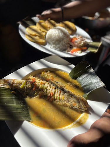 Av. Ascario Paz, Manta 130203