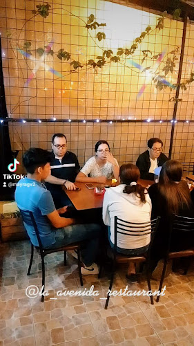La Avenida Restaurant