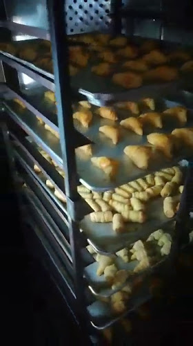 Panaderia Castillo - Bocaditos - Pasteles en Quito - Cafeteria