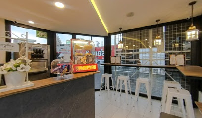 La Churreria "Entre Churros y algo más"