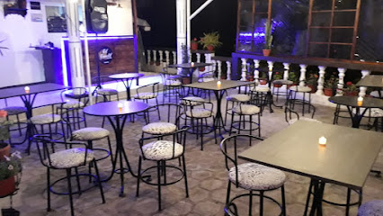 El Candil FOOD & DRINK