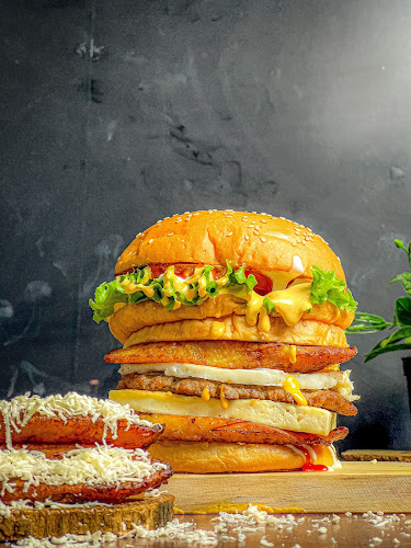 Anthony Burguer Jocay - Manta