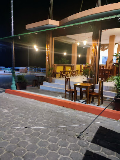 PAPAKUNA CAFÉ RESTAURANT