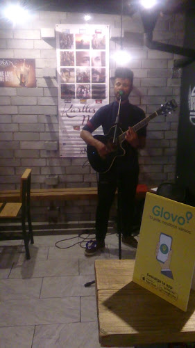 Av. Isla Floreana E4-109 y, Quito 170501