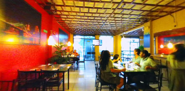 8GHH+F24, Unnamed Road, Quinindé