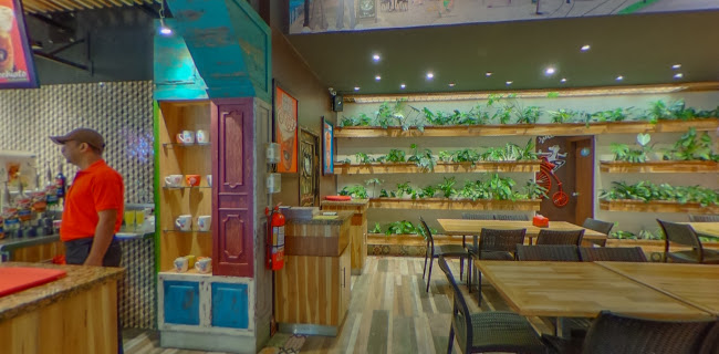 Bombons Coffee Shop - Samborondón Plaza - Gastronomía y hostelería