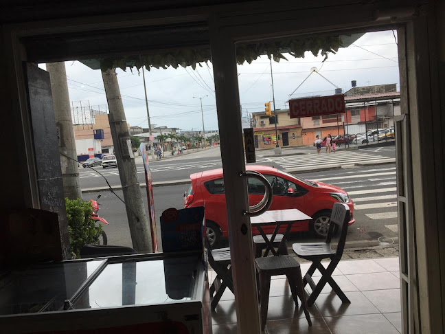 Calle:Av Avenida 25 de Julio Ciudadela Santa Monica Mz.3. V 4, Guayaquil 090204