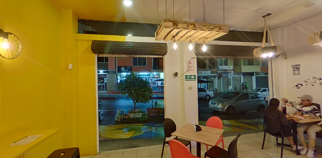 Opinii despre Yuyo Brutal Burgers în Macas - Gastronomía y hostelería