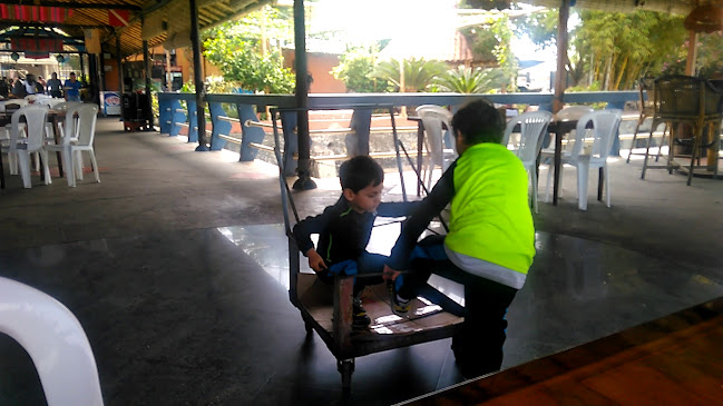 Opinii despre Puerto Amistad Marina în Bahía de Caráquez - Gastronomía y hostelería