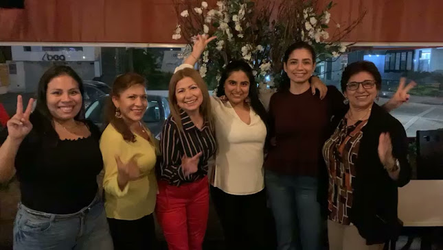 Puerto Moro, Urdesa - Gastronomía y hostelería