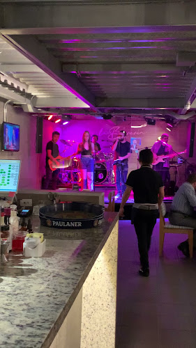 Francisco de Orellana E2-137 y, Cumbaya 170157