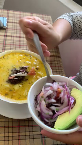 Av. Simon Bolívar Lt 74, Quito