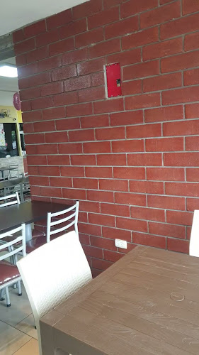 Opinii despre Carmita RT: Samanes 7 în Guayaquil - Gastronomía y hostelería