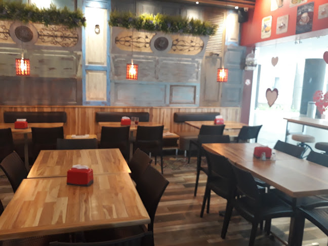 Opinii despre Bombons Coffee Shop - Samborondón Plaza în Samborondón - Gastronomía y hostelería