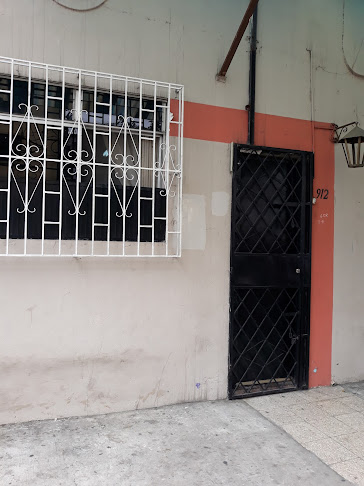 Opinii despre Cerca la gasolinera Petroecuador în Guayaquil - Gastronomía y hostelería