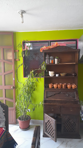 RHR5+XWG, Antonio Jose de Sucre, Quito 170170