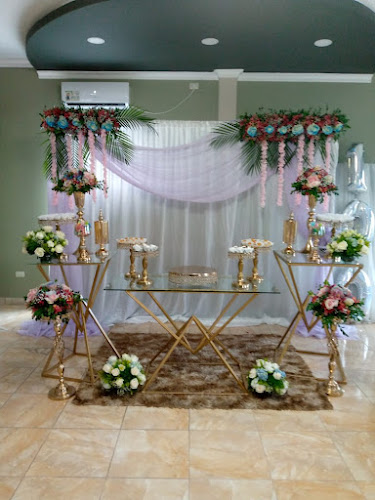 Calles Pedro Carbo y, Jose Velez, Daule 091901