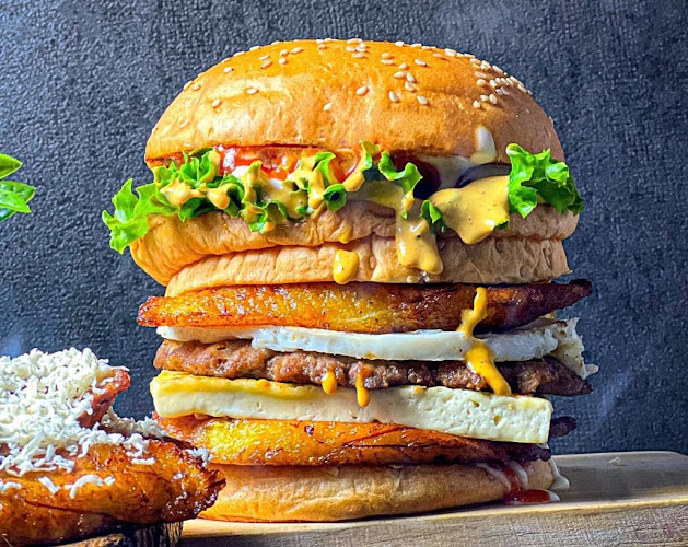 Anthony Burguer Tarqui "la mejor comida rápida de manta"