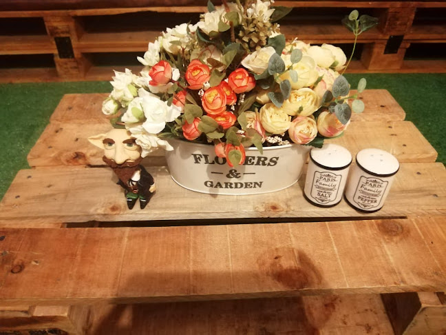 Opinii despre Jardín cinema club în Ibarra - Gastronomía y hostelería