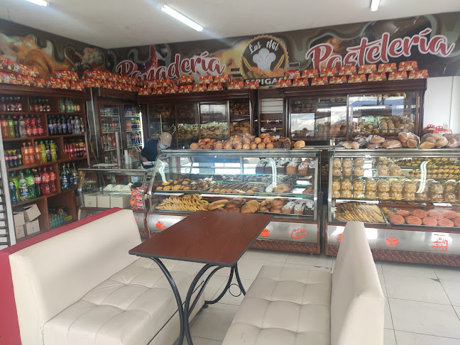 Heladería ice fruits y Panadería las mil espigas - Quito