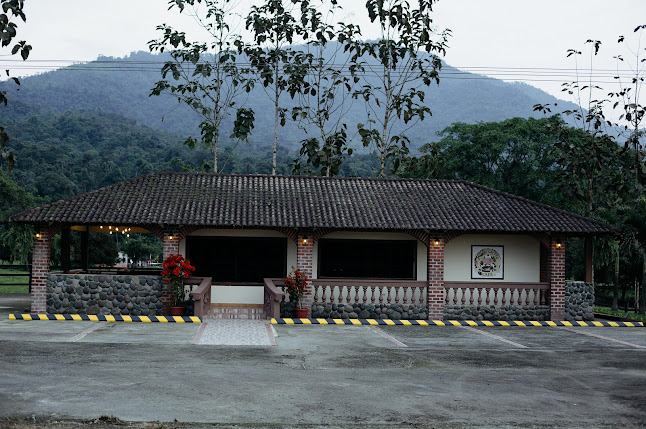 Opinii despre Mundo Lacteo (Paul Olsen) în Colta - Gastronomía y hostelería