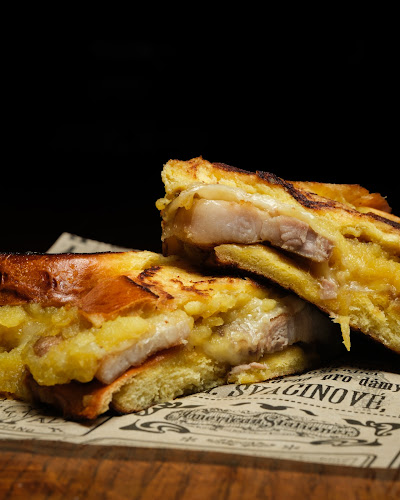 Cervecería Tapería Neptuno - Premia de mar