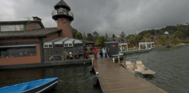 Puerto Lago Lago San Pablo - Gastronomía y hostelería