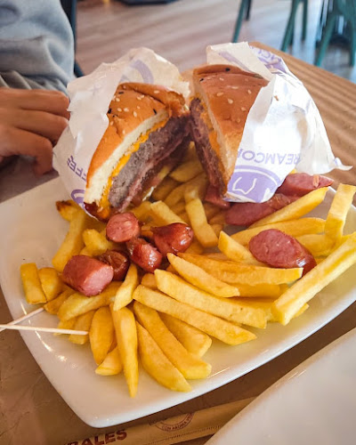 Av 10 de Agosto, y, Cuenca 010204