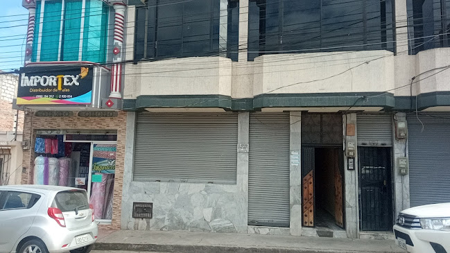 Av. Quito, Otavalo 100450