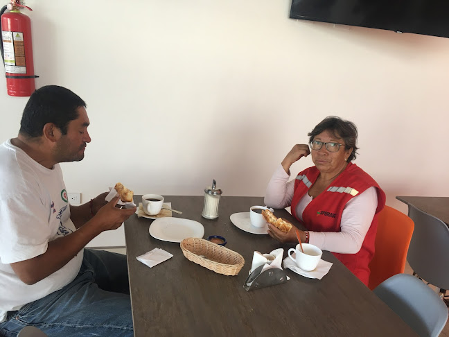 Panaderia Pan de oro / Cafeteria Punto Lojano - Gastronomía y hostelería