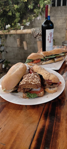 Bali - Music, campfire and surfing. - Gastronomía y hostelería