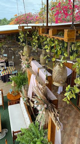 Av. 6 de Diciembre, Rocafuerte