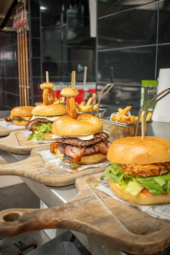 Av. de Filipinas, 2, 03503 Benidorm, Alicante, España