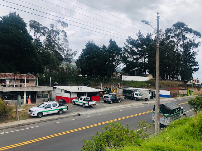 Carr. Panamericana, Cayambe